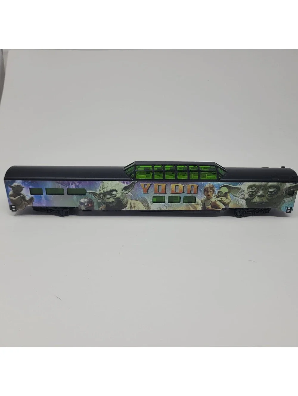 Hawthorne Village Star Wars Master Yoda Vista Dome Passenger Train Car HO Scale